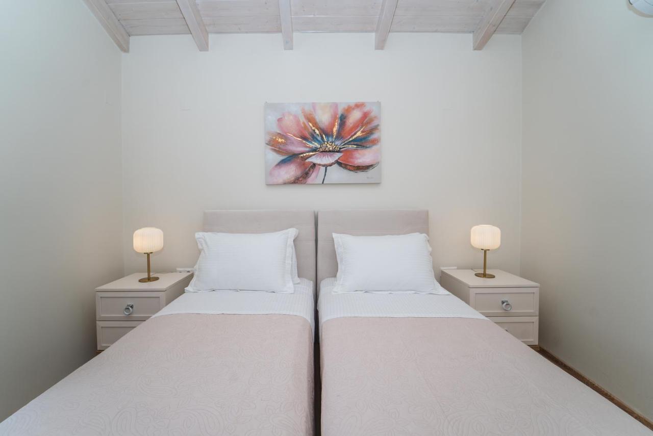 Vincenzo Suites 奈德里 外观 照片